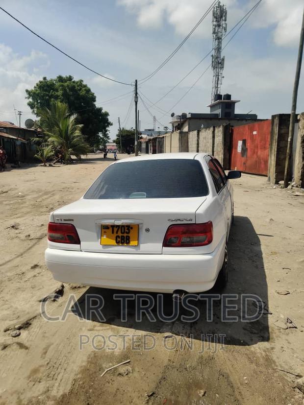 Toyota Carina 1.5 FWD Sedan 1999 White