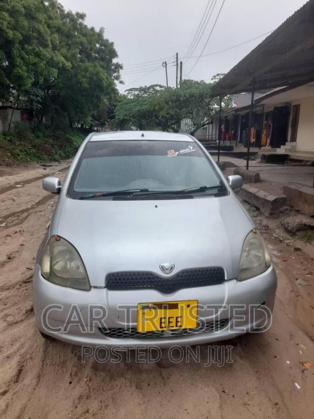 Toyota Vitz 1.0 FWD 3dr 2002 Silver