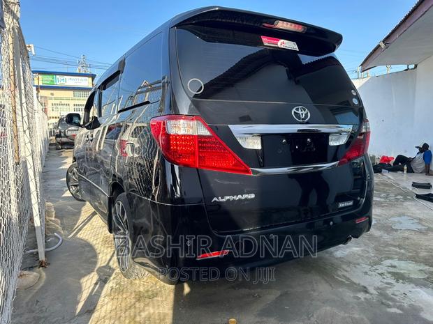 Toyota Alphard 2009 Black