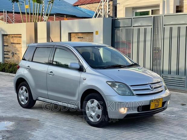 Toyota IST 2003 Silver