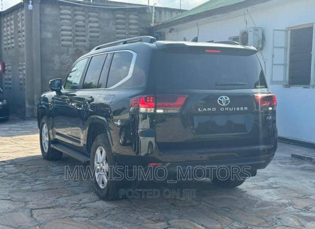 Toyota Land Cruiser 2022 Black
