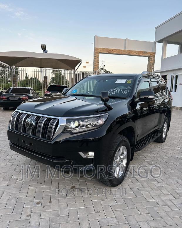 Toyota Land Cruiser Prado 2018 Black
