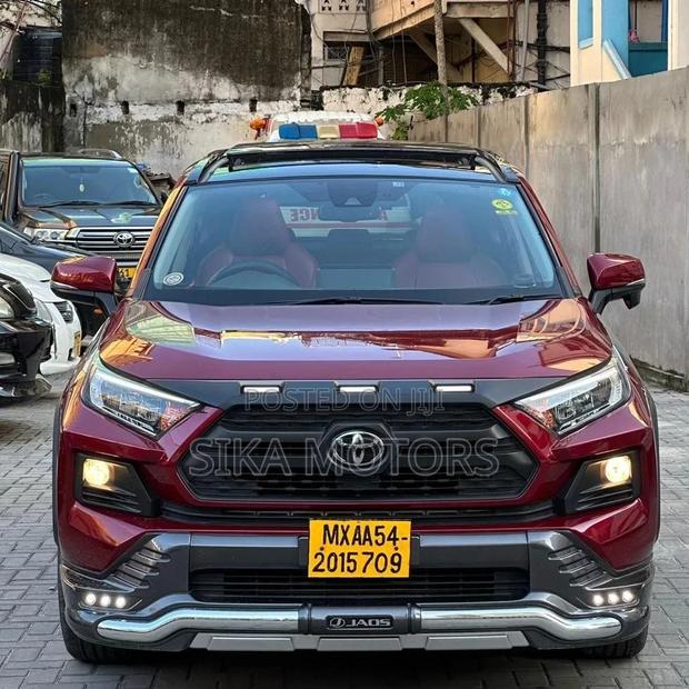 Toyota RAV4 2019 Red