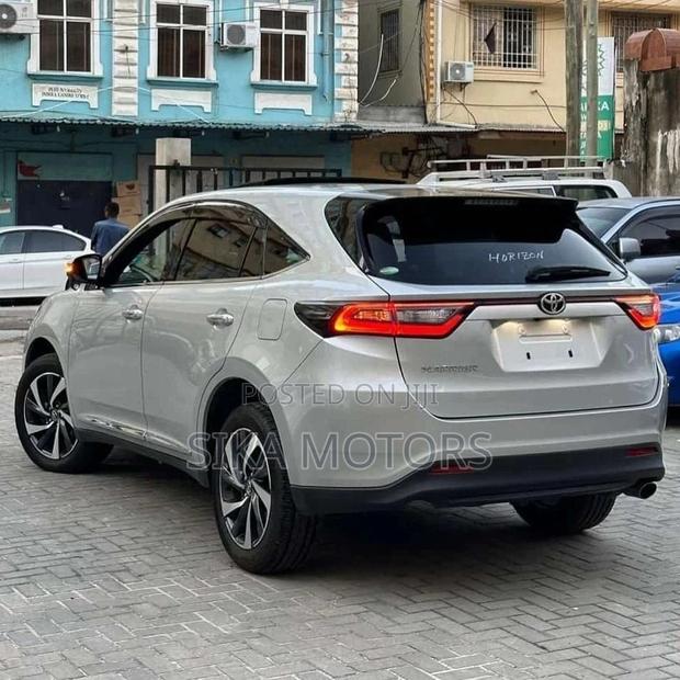 Toyota Harrier 2017 Silver