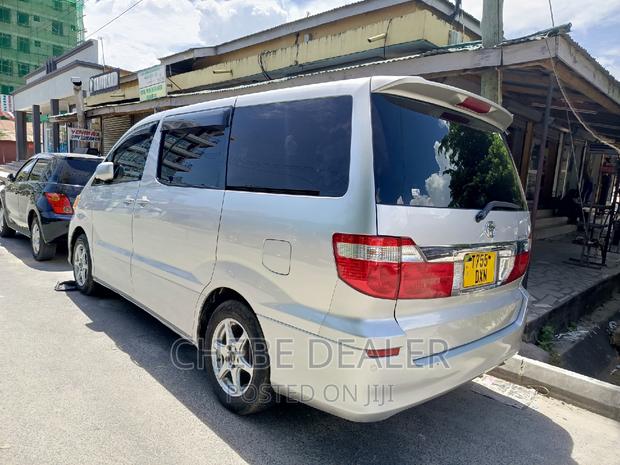 Toyota Alphard 2004 Silver