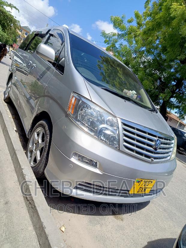 Toyota Alphard 2004 Silver