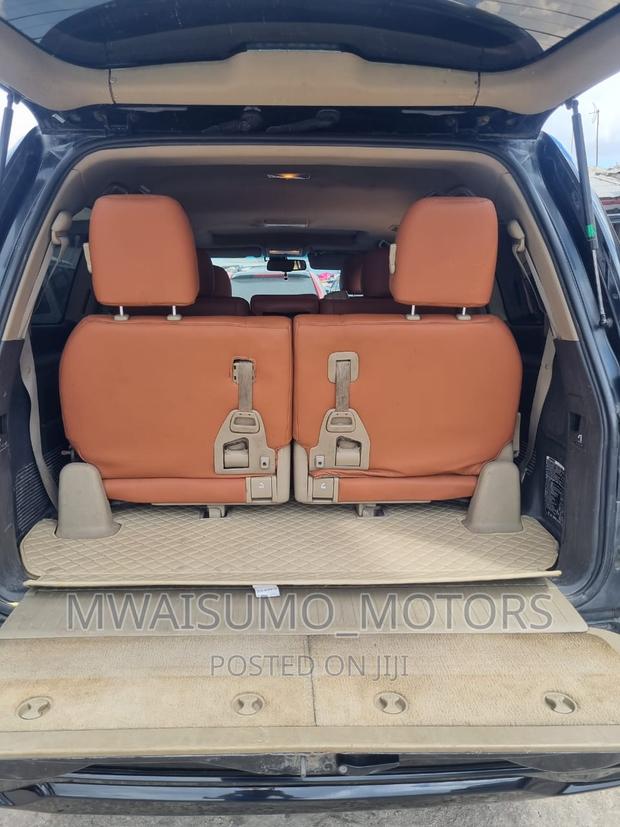 Toyota Land Cruiser 2010 Black