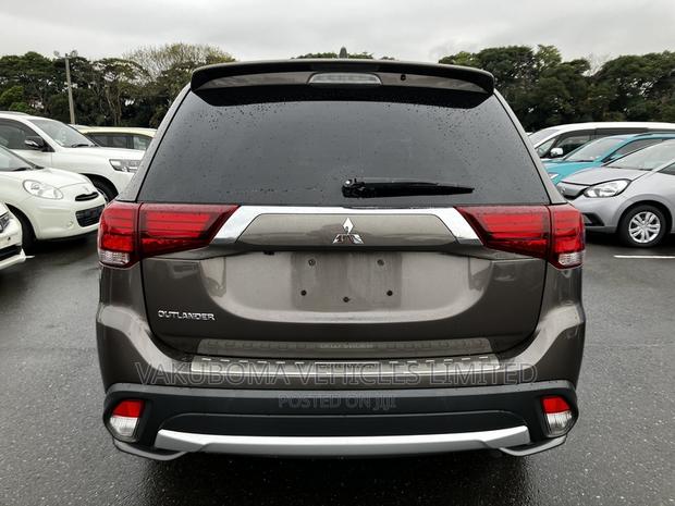 Mitsubishi Outlander 2017 Gray