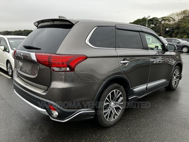 Mitsubishi Outlander 2017 Gray