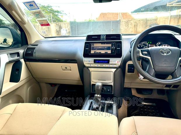Toyota Land Cruiser Prado 2018 White
