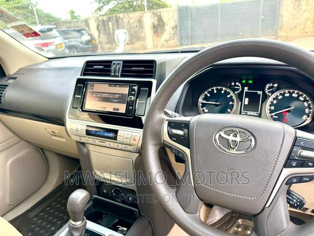 Toyota Land Cruiser Prado 2018 White