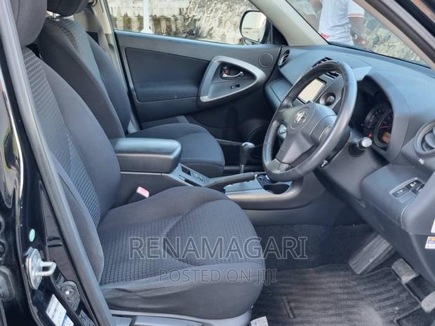 Toyota Vanguard 2010 Black