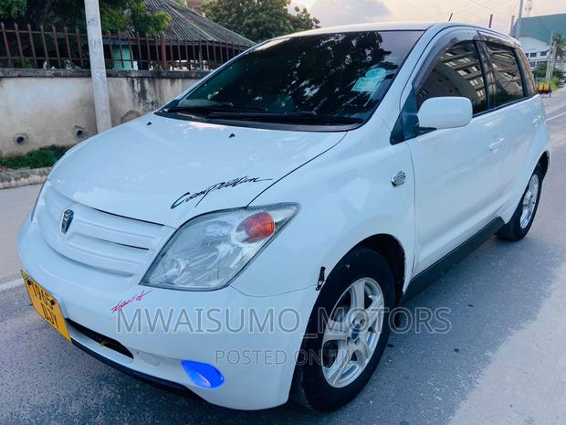 Toyota IST 2005 White