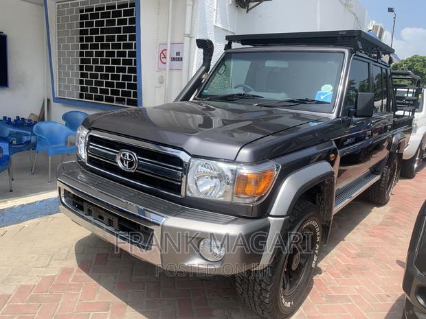 Toyota Land Cruiser 2019 Gray