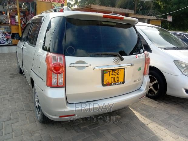 Toyota Raum 1.5 FWD 2005 Silver