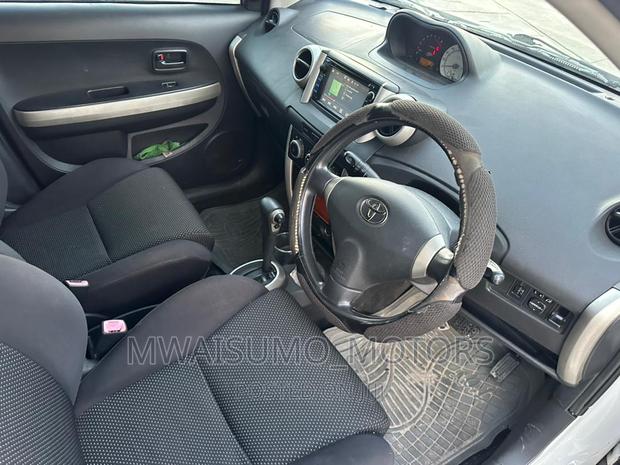 Toyota IST 2004 White