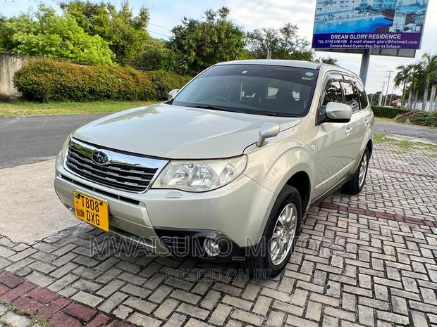 Subaru Forester 2010 Gold