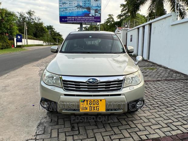 Subaru Forester 2010 Gold