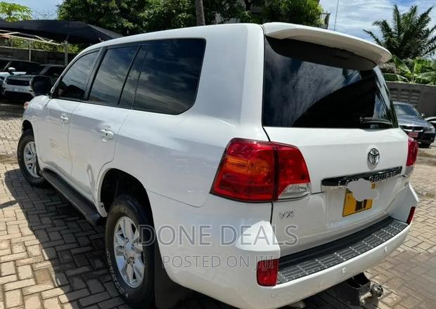 Toyota Land Cruiser 2014 White