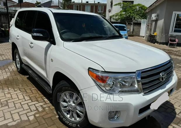 Toyota Land Cruiser 2014 White