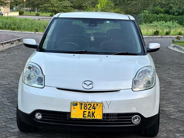 Mazda Verisa 2010 White