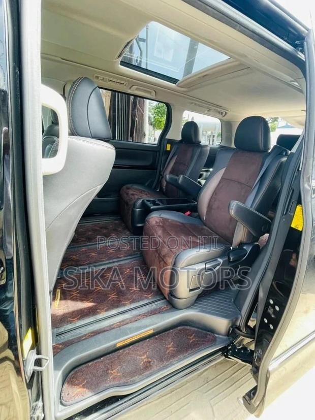 Toyota Alphard 2013 Black