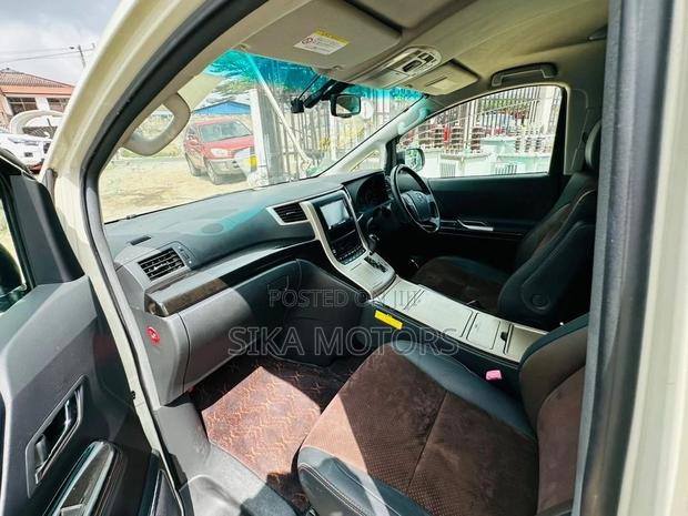Toyota Alphard 2013 White