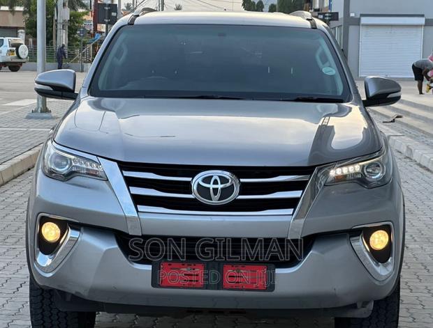 Toyota Fortuner 2017 Gray