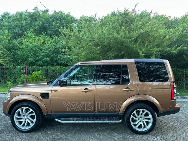 Land Rover Discovery 2014 Gold