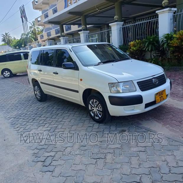 Toyota Succeed 2004 White