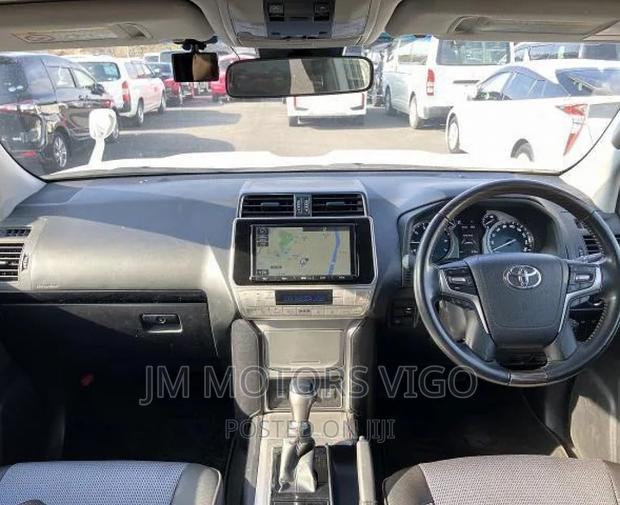 Toyota Land Cruiser Prado 2017 Pearl