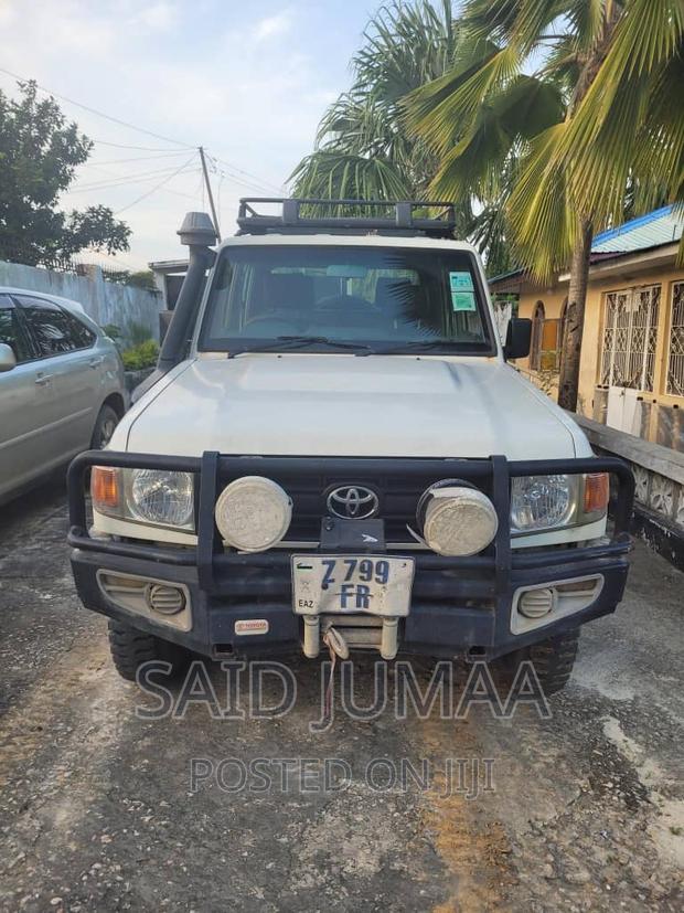 Toyota Land Cruiser 4.5 V8 DSL 2014 White