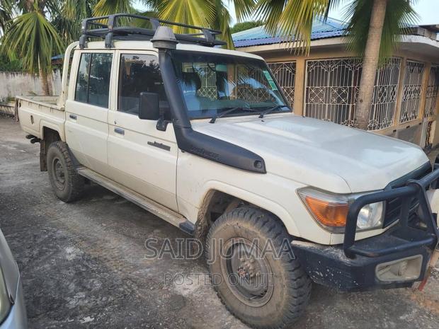 Toyota Land Cruiser 4.5 V8 DSL 2014 White