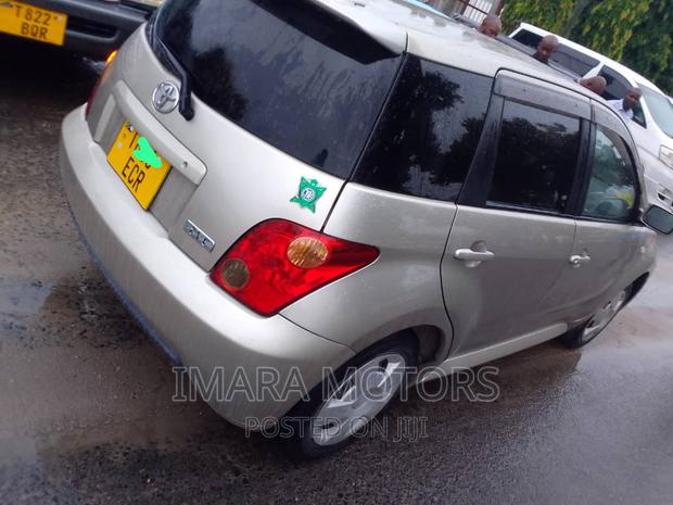 Toyota IST 2005 Silver