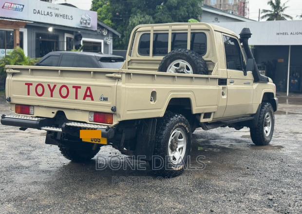 Toyota Land Cruiser 2015 Beige