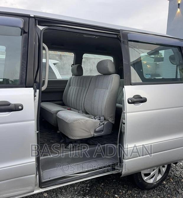 Toyota Noah 2.0 FWD (8 Seater) 2001 Gray