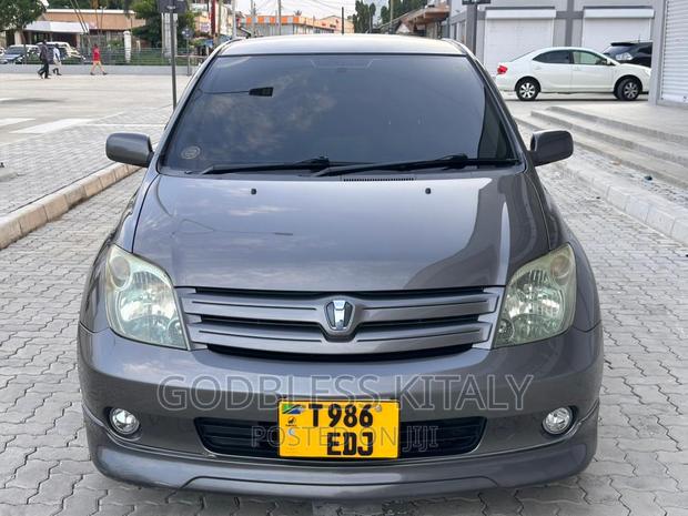 Toyota IST 2004 Gray