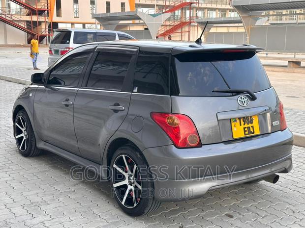 Toyota IST 2004 Gray