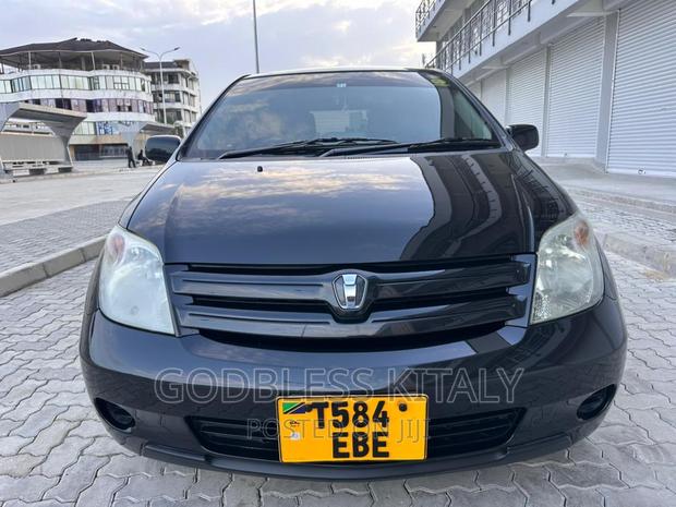 Toyota IST 2003 Black