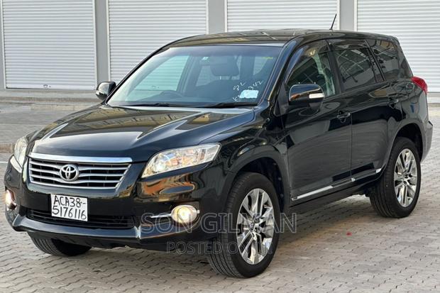 Toyota Vanguard 2011 Black