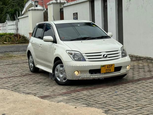 Toyota IST 2007 White