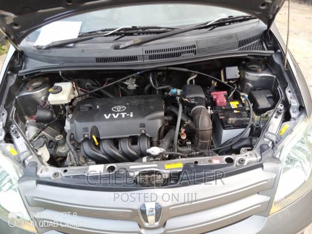 Toyota IST 2005 Gray