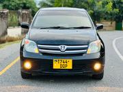 Toyota IST 2004 Black for sale