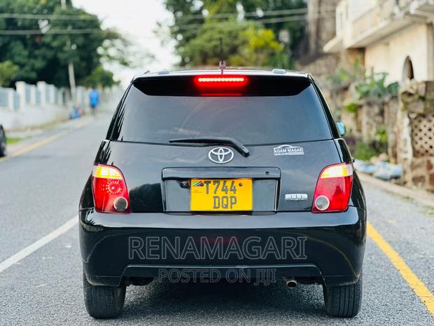 Toyota IST 2004 Black