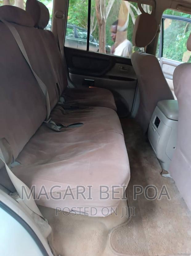 Toyota Land Cruiser 2002 White