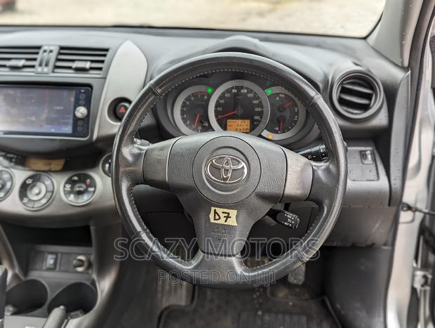 Toyota RAV4 2010 Silver