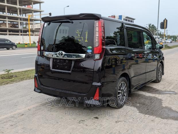 Toyota Noah 2017 Black