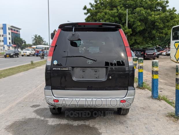 Toyota Noah 2002 Black