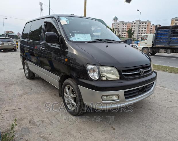 Toyota Noah 2002 Black