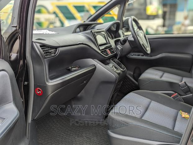Toyota Noah 2002 Black